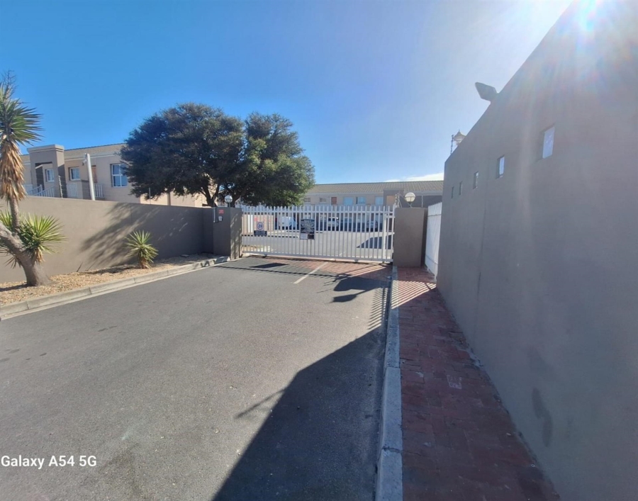 2 Bedroom Property for Sale in Parklands Western Cape